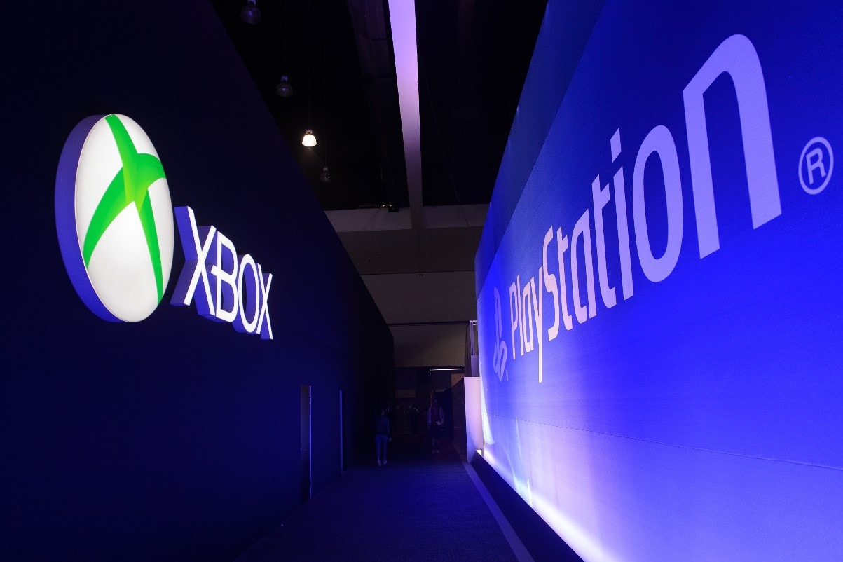 Porównanie konsol nowej generacji. Czym będą się różnić Xbox Series X i PlayStation 5?